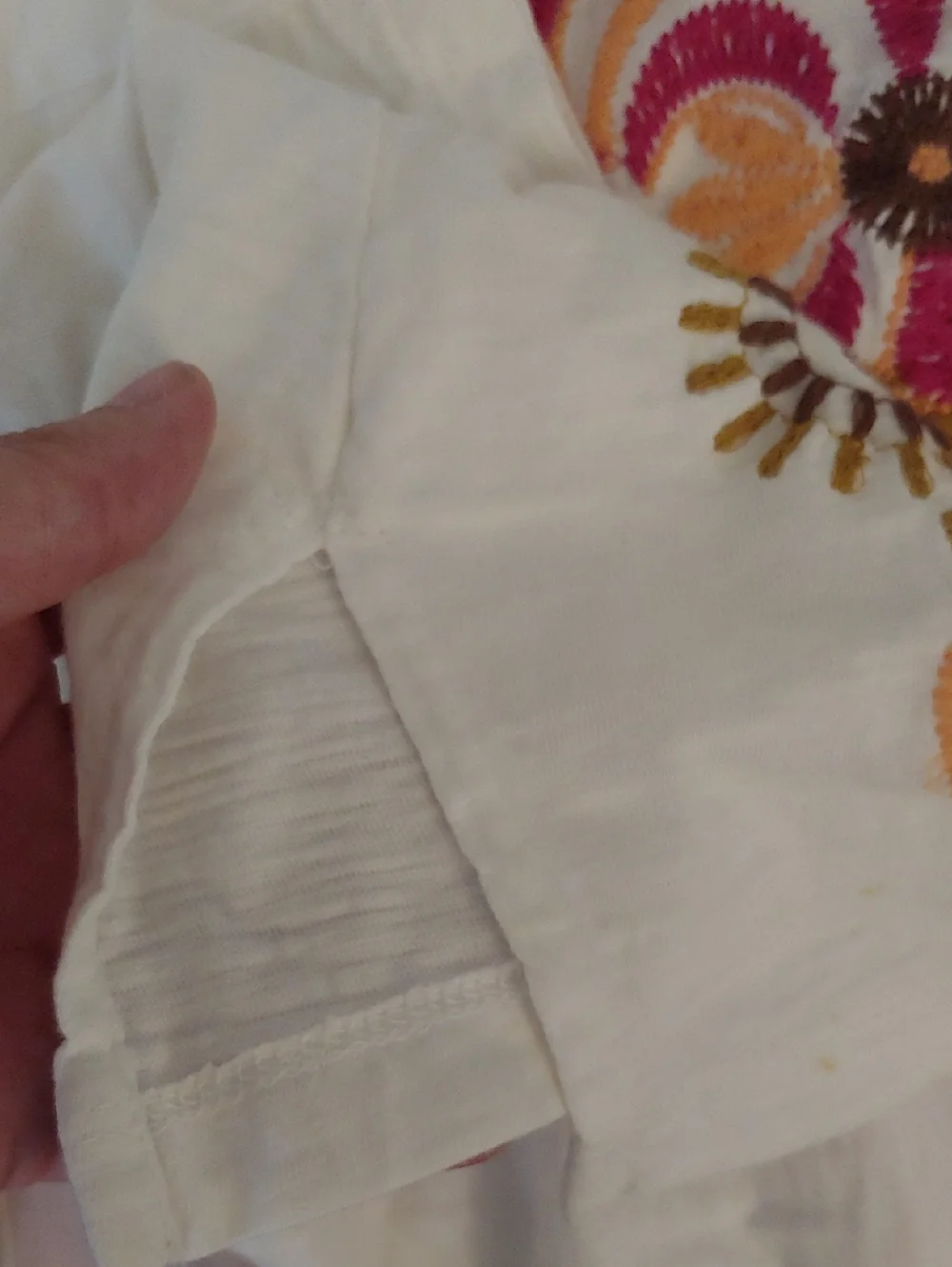 JM Collection Embroidered Longline Tee🌺 Size Large - Picture 5 of 6